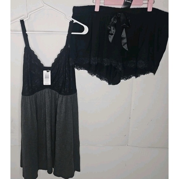 Women's Torrid 2-Piece Black Grey Pajama Set Size 3 (3X) Silky Shorts Lace New - Picture 2 of 14